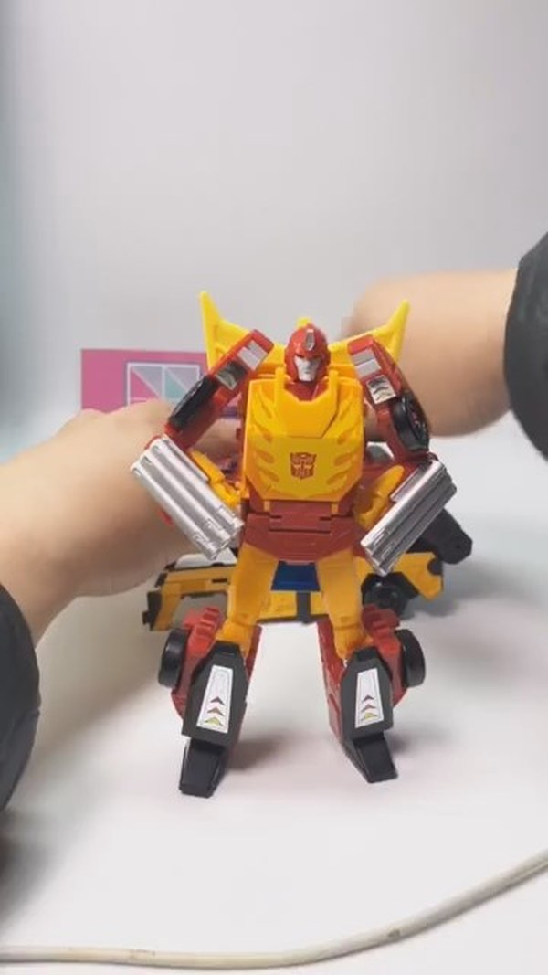 Power Of The Primes Rodimus Prime First In Hand Look At The Last Figure From Wave 1 15 (15 of 28)